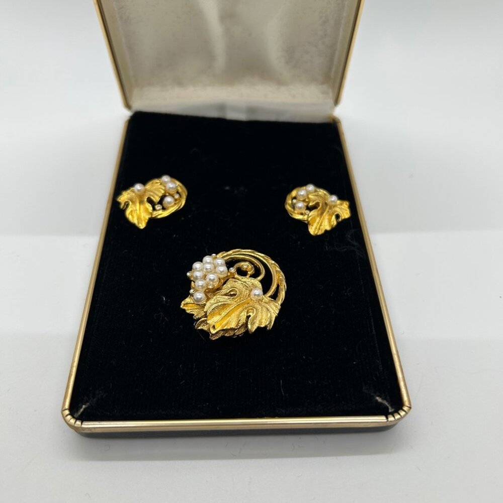 Jeweline Originals Brooch Earring Set Gold Tone Faux Pearl Grapes Leaf MCM Box